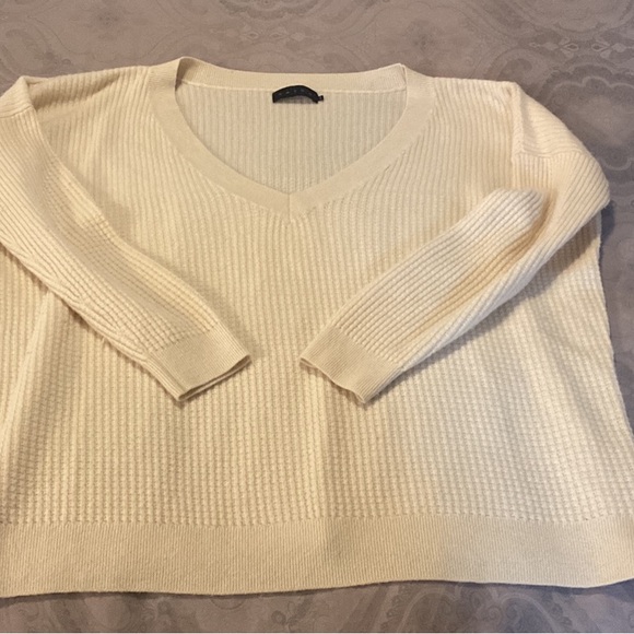Hatch Cream V-Neck Sweater - Picture 2 of 3